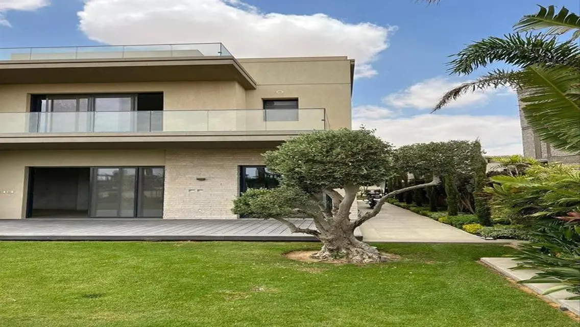 Luxury Fully Finished Apartment in Prime Location