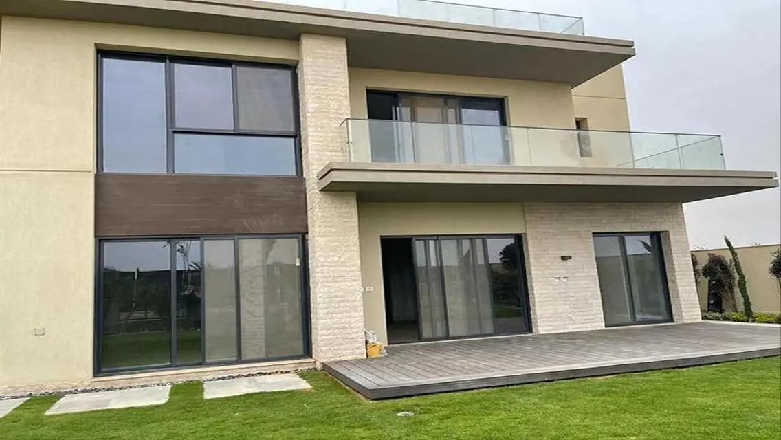 Luxury Fully Finished Apartment in Prime Location