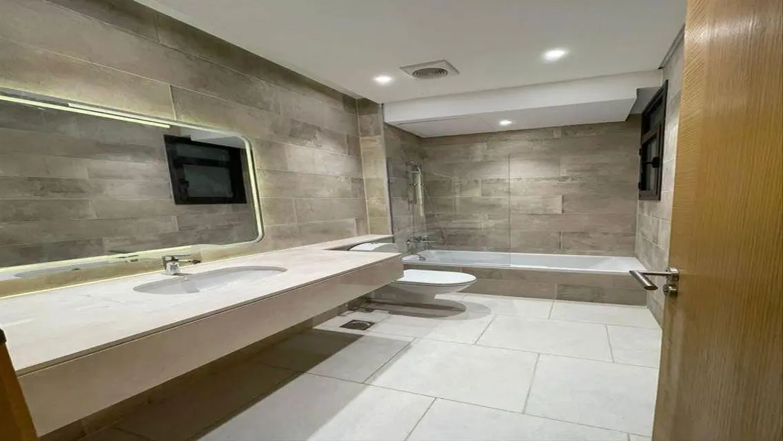 Luxury 200 sqm Apartment in the Heart of the City