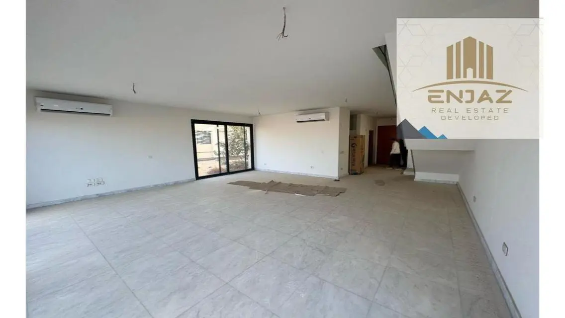شقة فاخرة مع حديقة خاصة