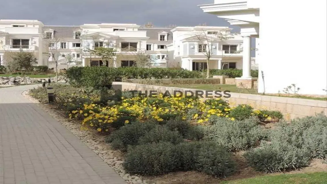 Luxury Villa with 10 Bedrooms, Private Garden, and Swimming Pool