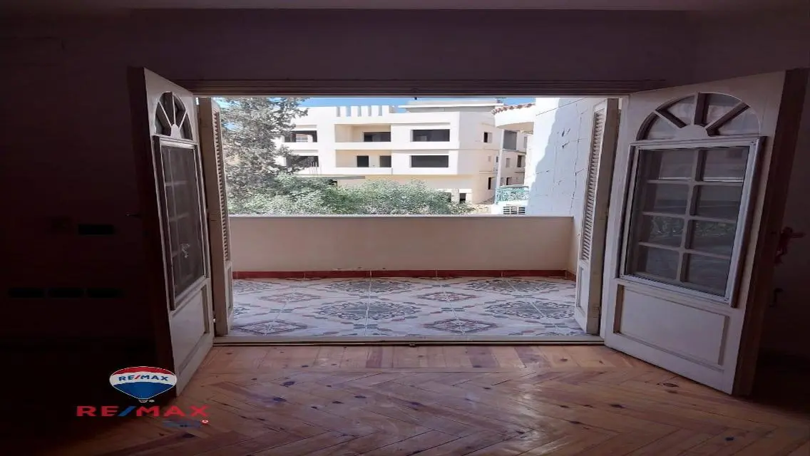 فيلا مميزة للبيع -380-