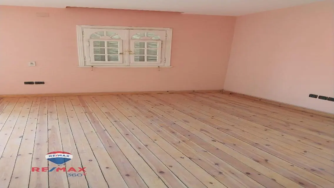 فيلا مميزة للبيع -380-