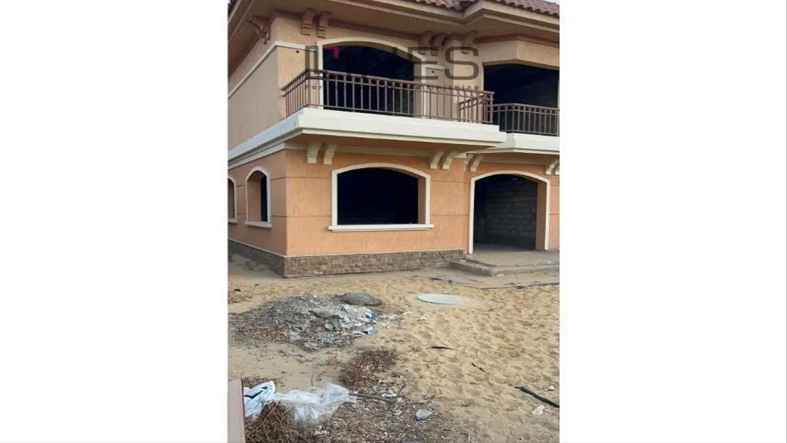 Luxurious Classic Apartment for Sale in a Prime Location