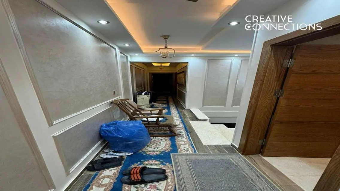 شقة فاخرة بمساحة 500 متر مع شرفة وحديقة خاصة
