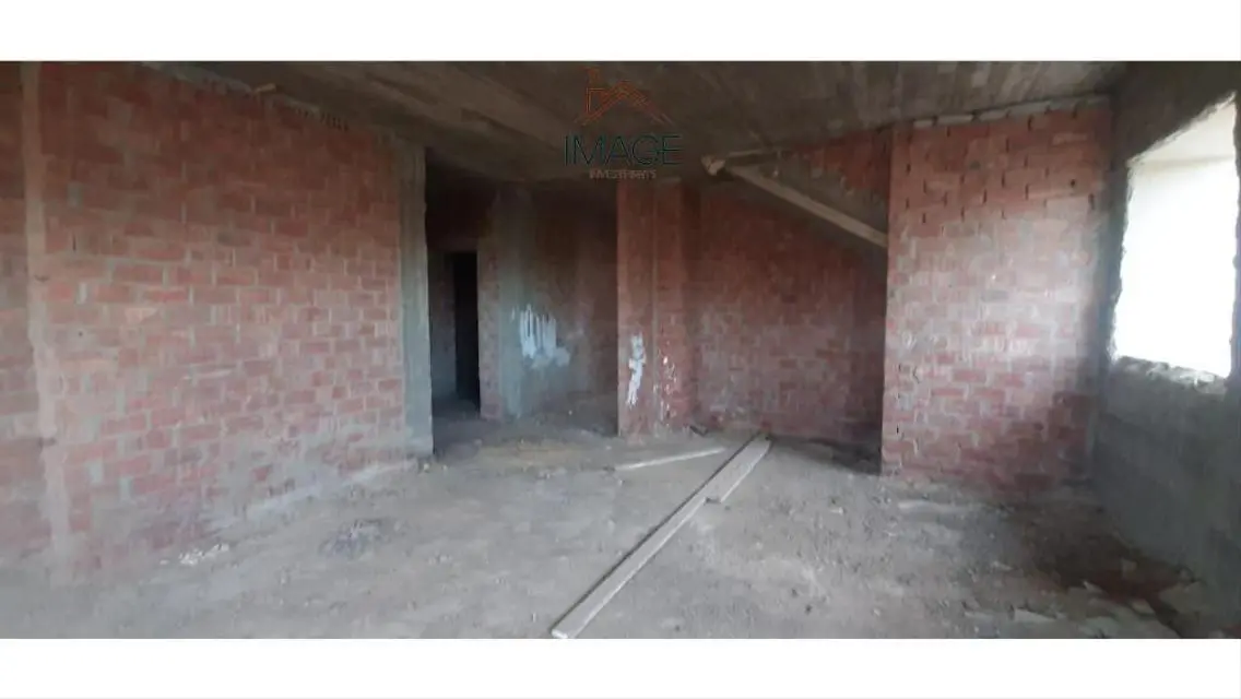 Luxury Villa for Sale with Extensive Amenities