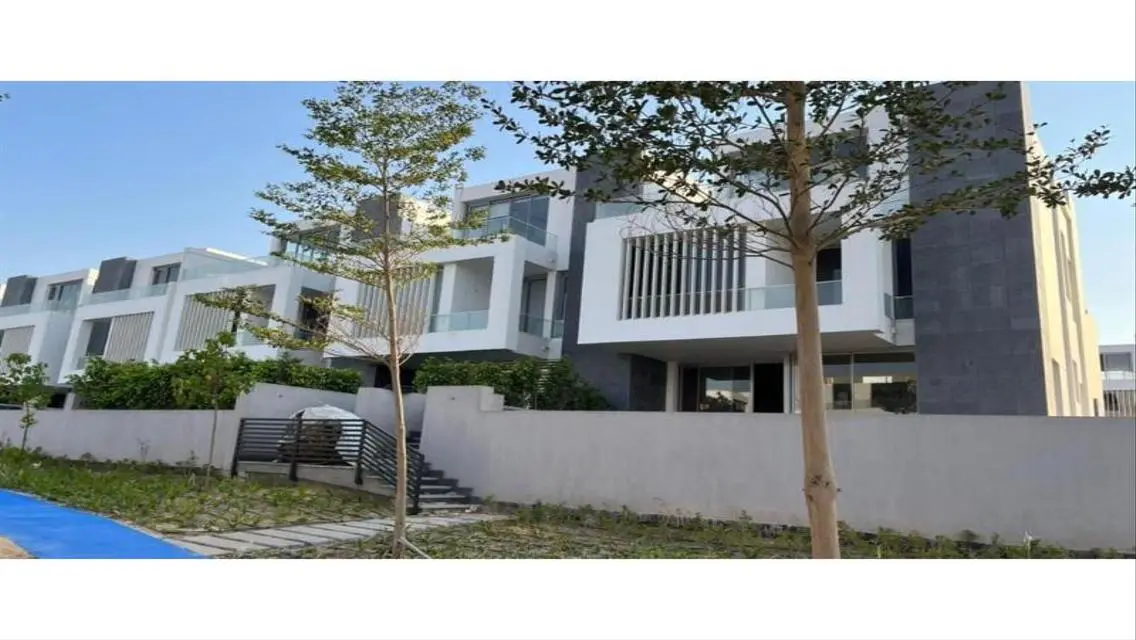 Luxury Villa for Sale 305 sqm with Private Garden in the Heart of the City