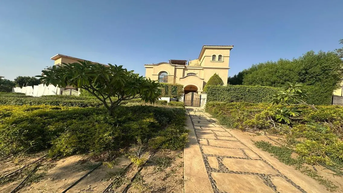 Luxury Villa for Sale in VG2-11