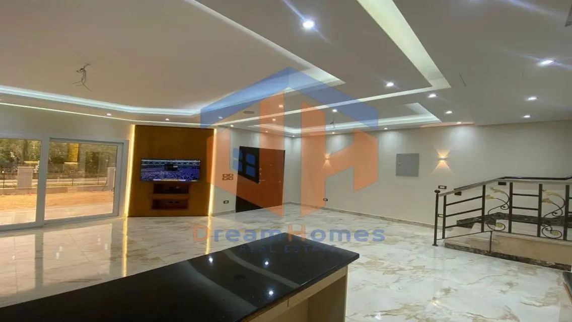 Luxury Villa for Sale with Private Garden and Excellent Amenities