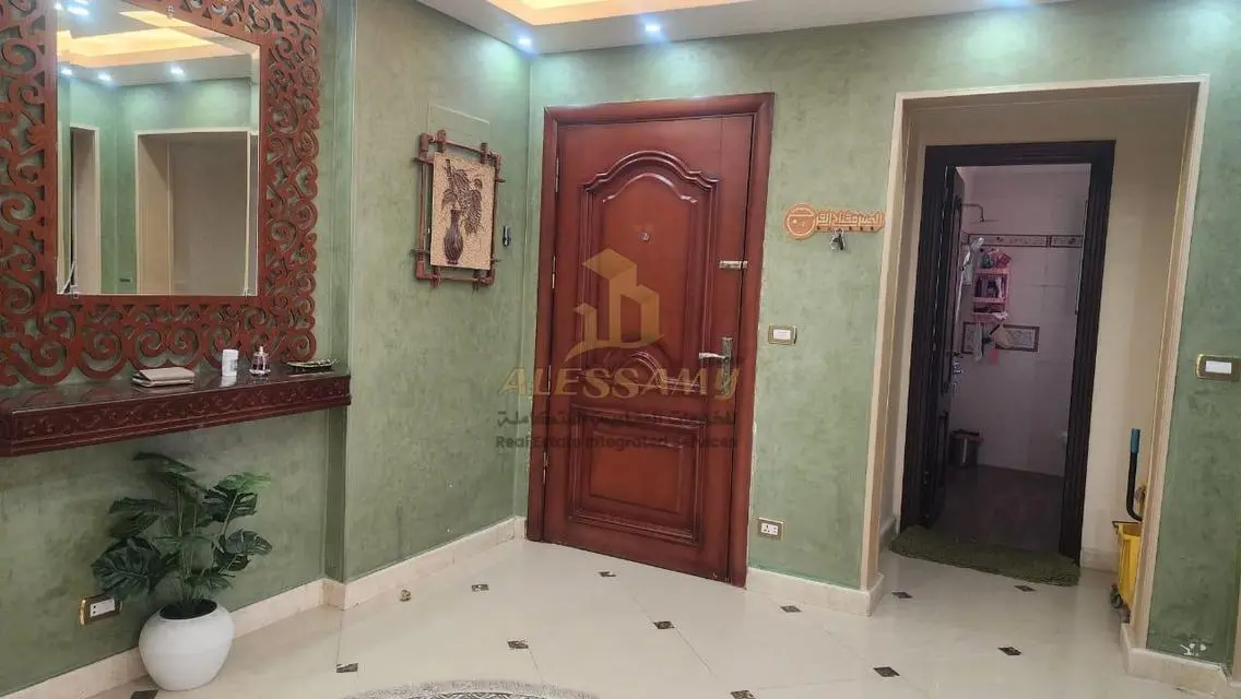 شقة فاخرة للبيع في موقع متميز