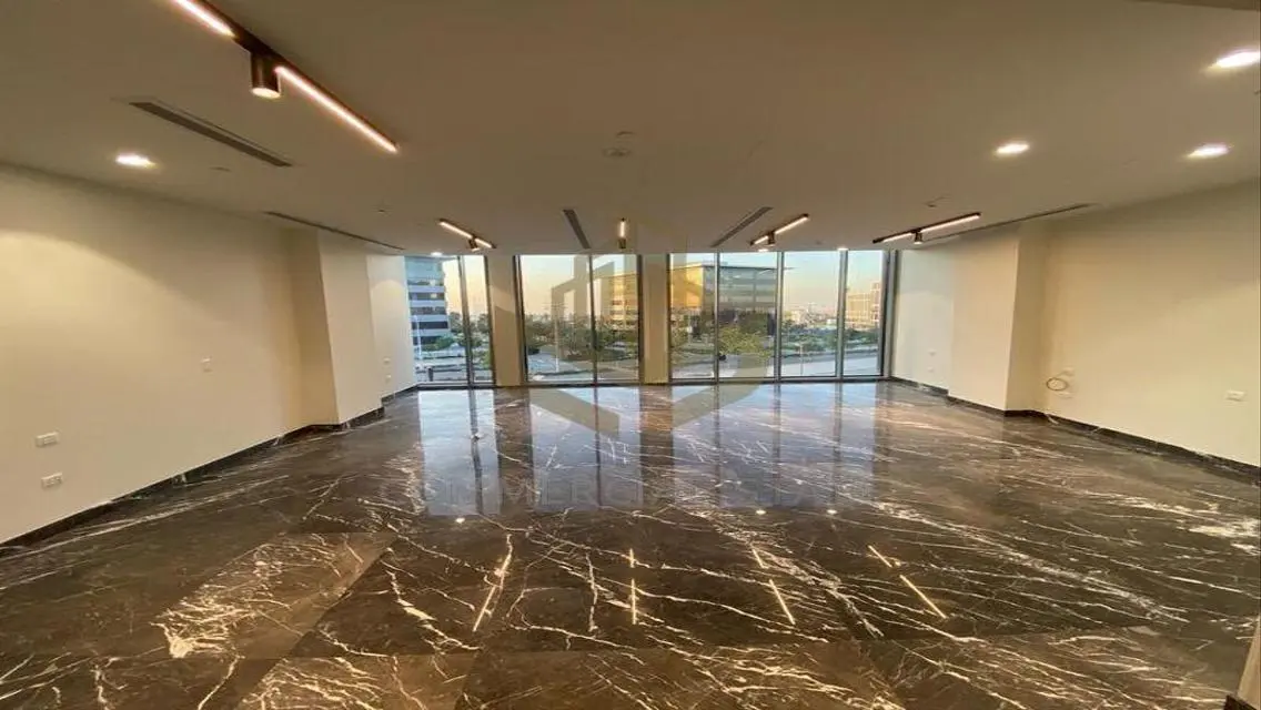 95 Square Meters Commercial Space in Commercial State