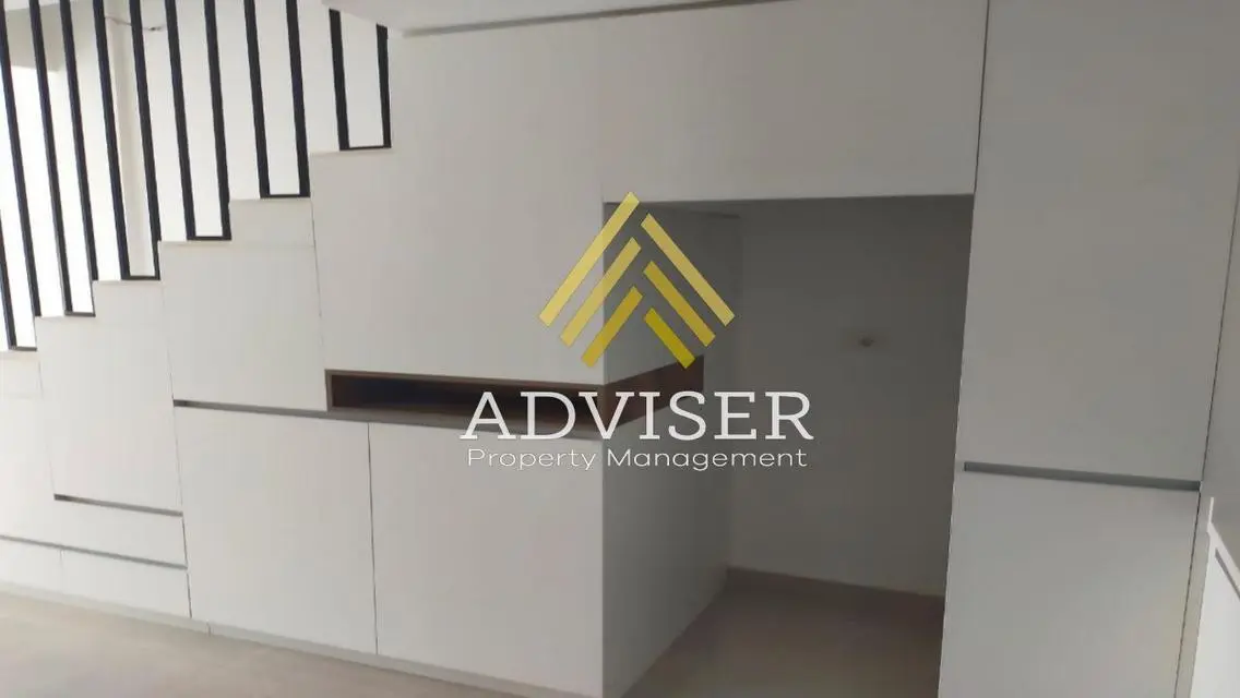 Luxury Villa for Sale with Private Garden and Pool in Prime Location