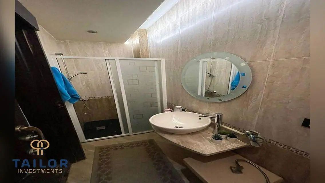 شقة فاخرة للإيجار بموقع متميز
