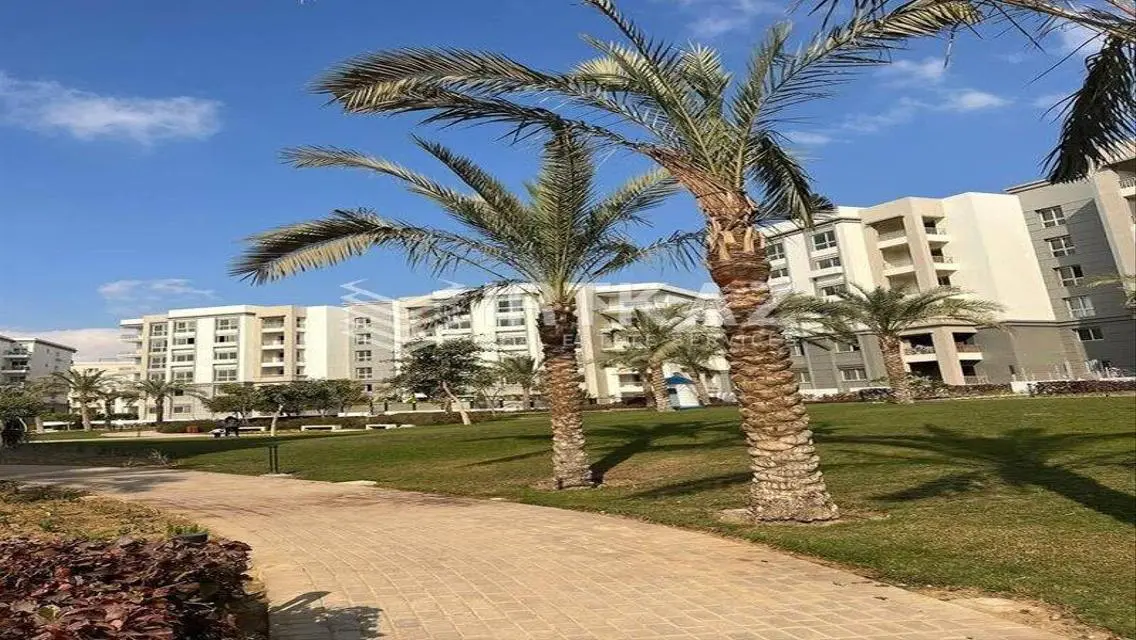 شقة فاخرة للبيع بمساحة مريحة مع مرافق ممتازة