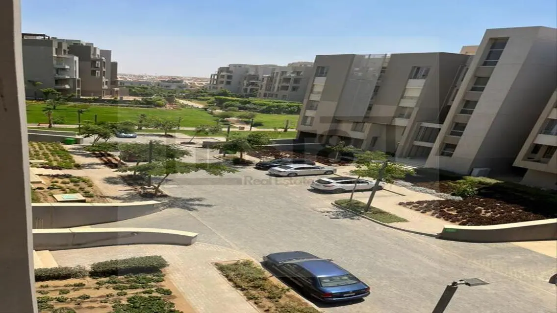 Luxurious 149 sqm Apartment with Lake View