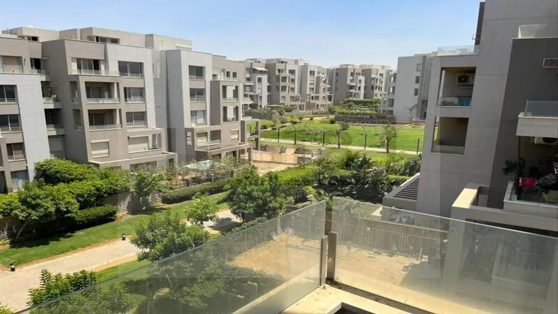 Luxurious 149 sqm Apartment with Lake View
