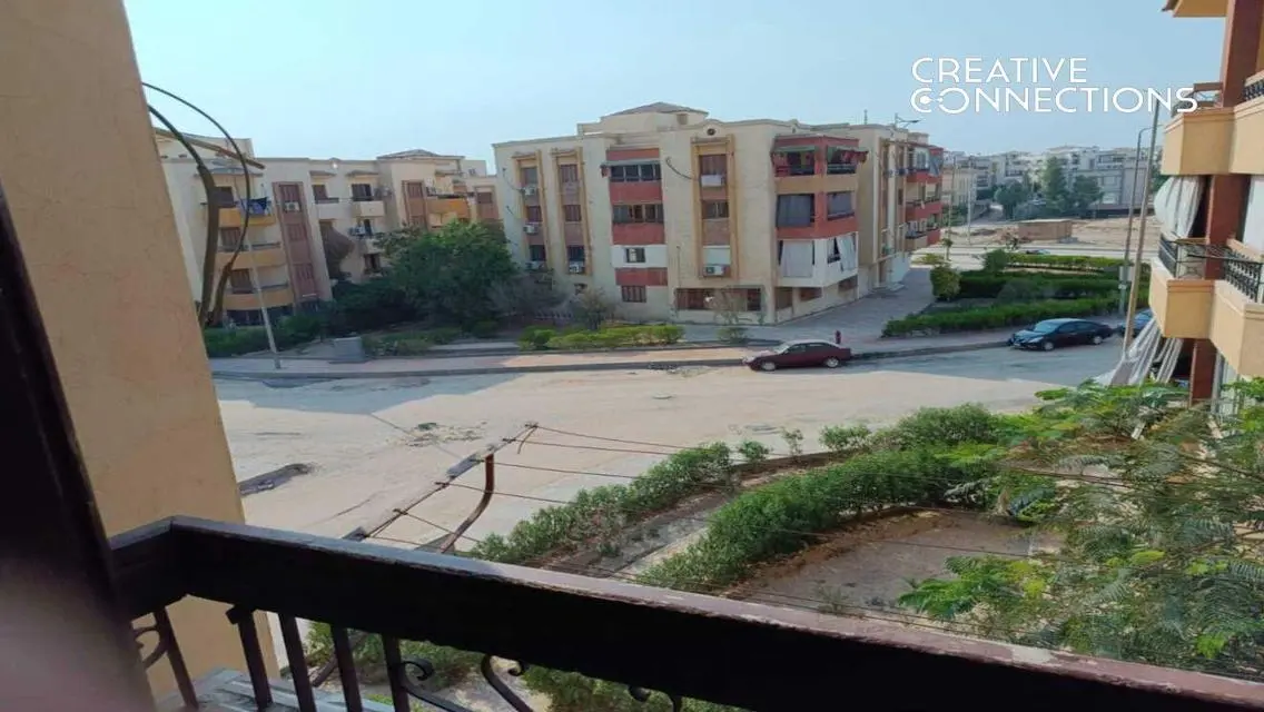 شقة فاخرة للبيع بمساحة واسعة