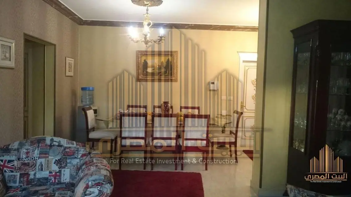 منزل مستقل فاخر بمساحة شاسعة