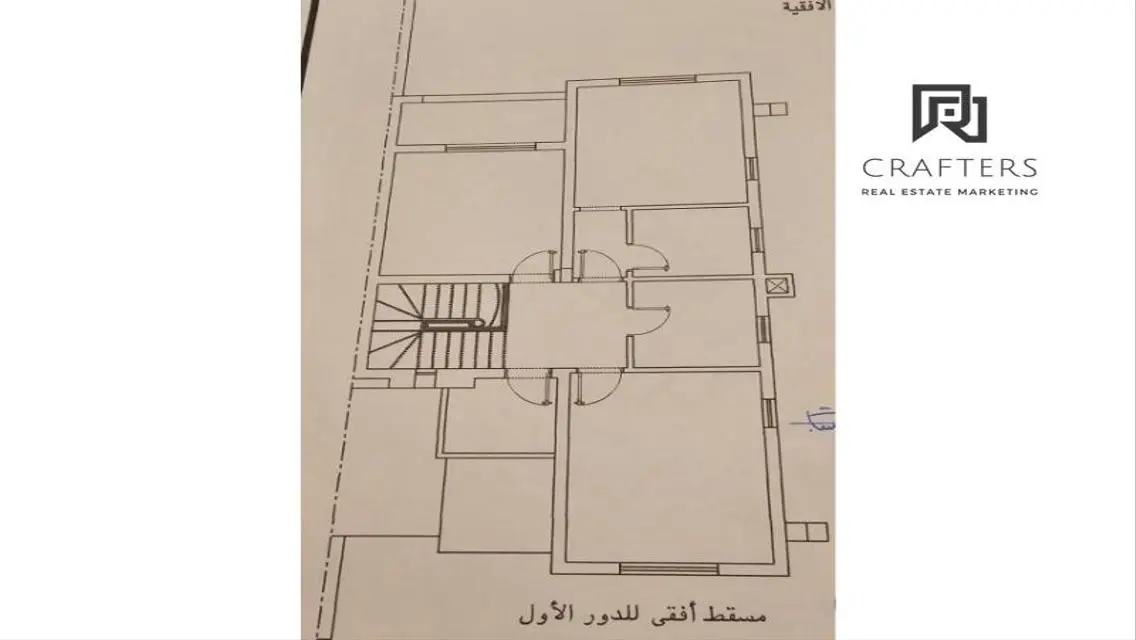 فيلا فاخرة للبيع مع حديقة خاصة