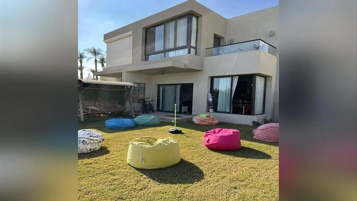 Luxury Villa with Private Garden and Pool