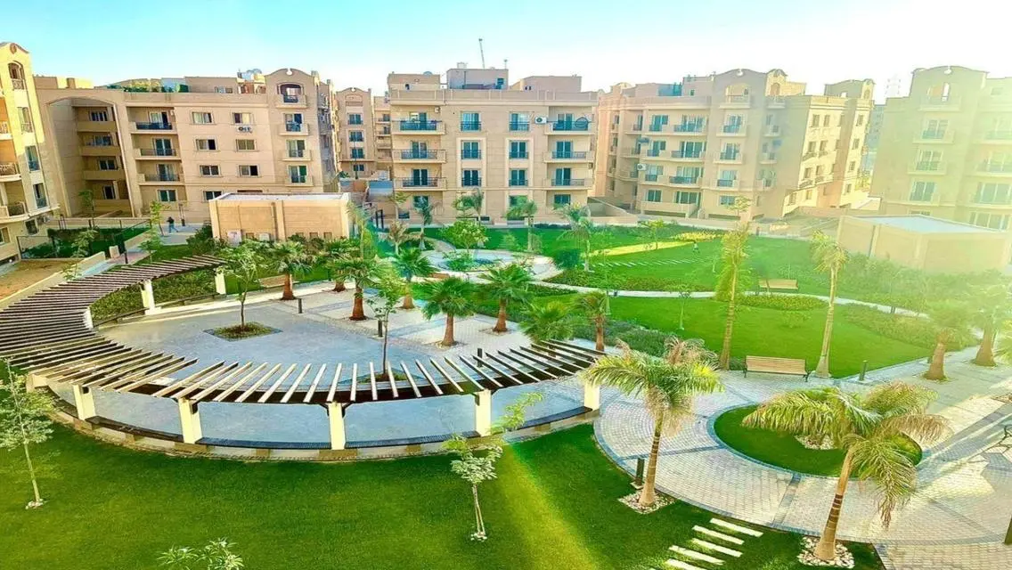فيلا فاخرة للبيع - 372 متر مع حديقة ومسبح مشترك