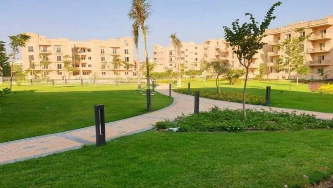 فيلا فاخرة للبيع - 372 متر مع حديقة ومسبح مشترك