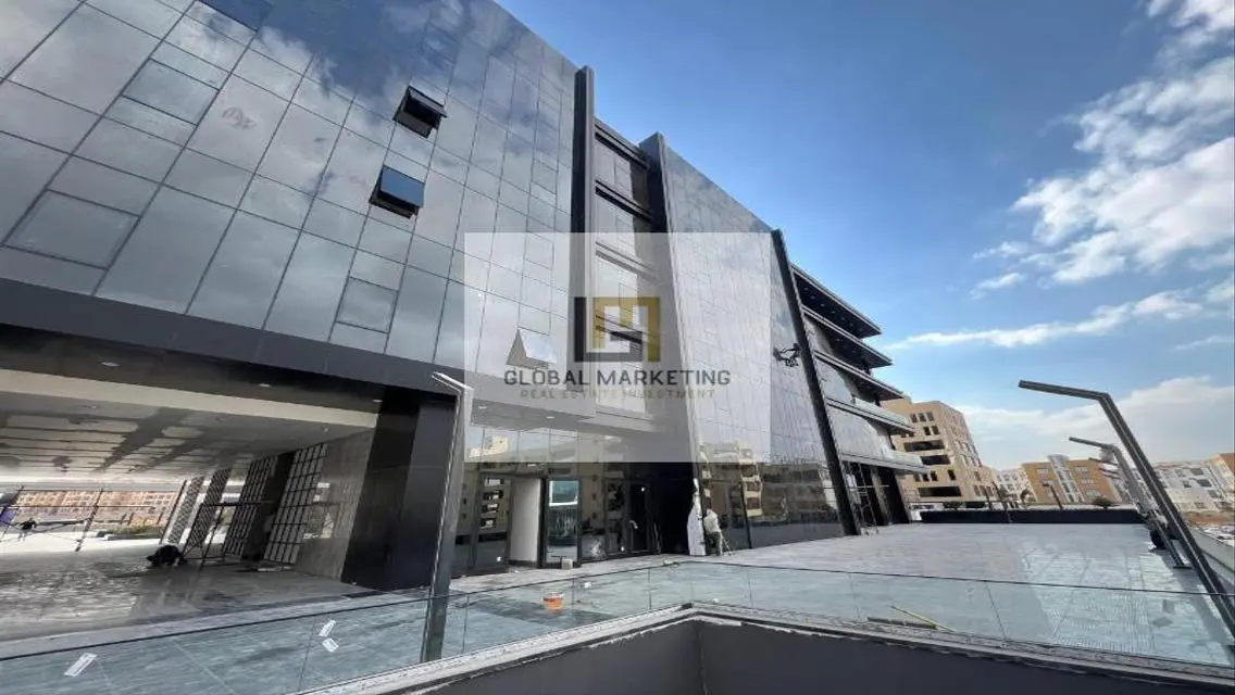 شقة فاخرة بمساحة 1500 متر بسعر مغري