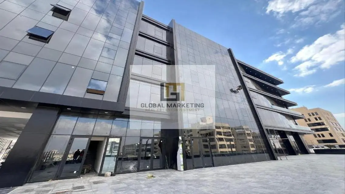 شقة فاخرة بمساحة 1500 متر بسعر مغري
