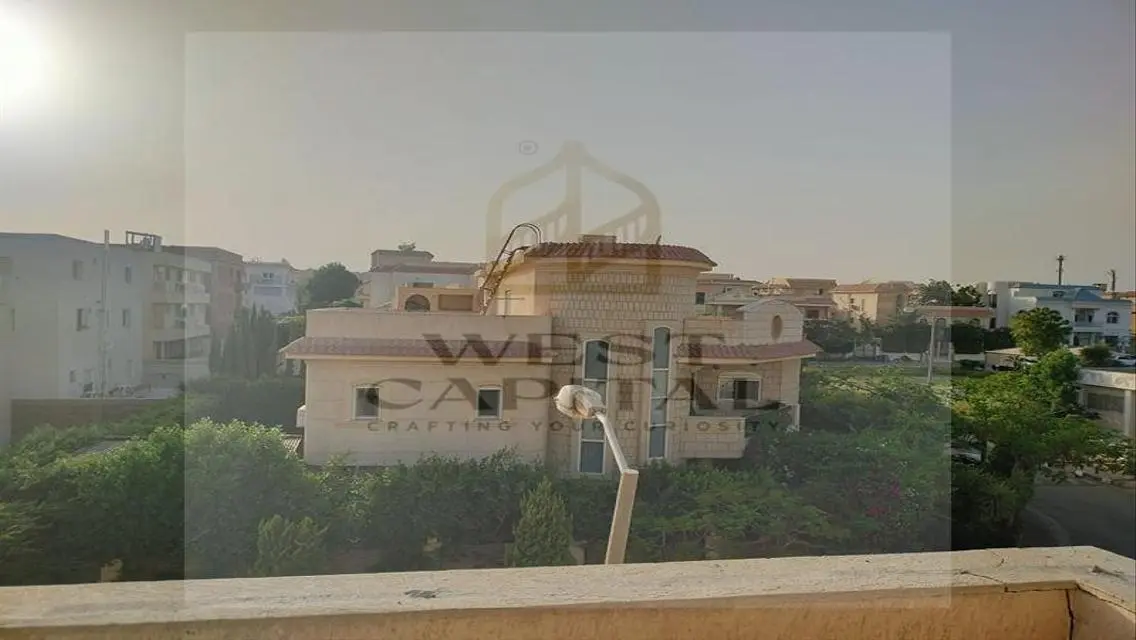 فيلا فاخرة للبيع بمساحة واسعة