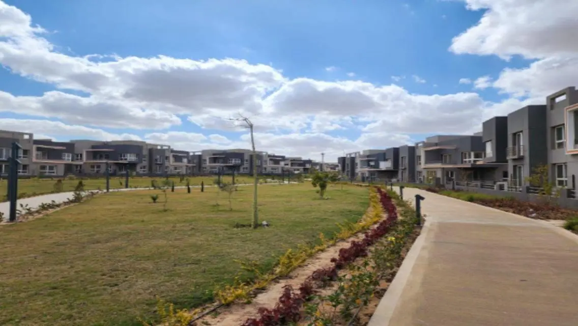 Luxurious Property with Ample Space and Amenities
