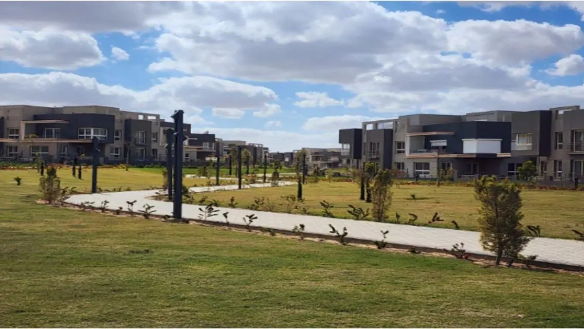 Luxurious Property with Ample Space and Amenities