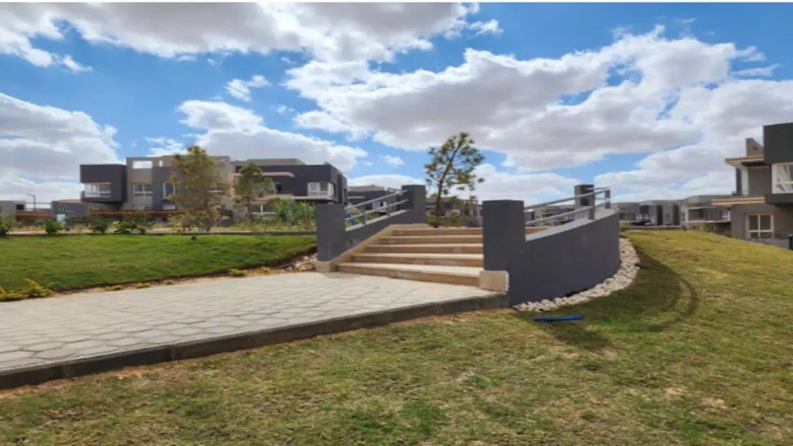 Luxurious Property with Ample Space and Amenities