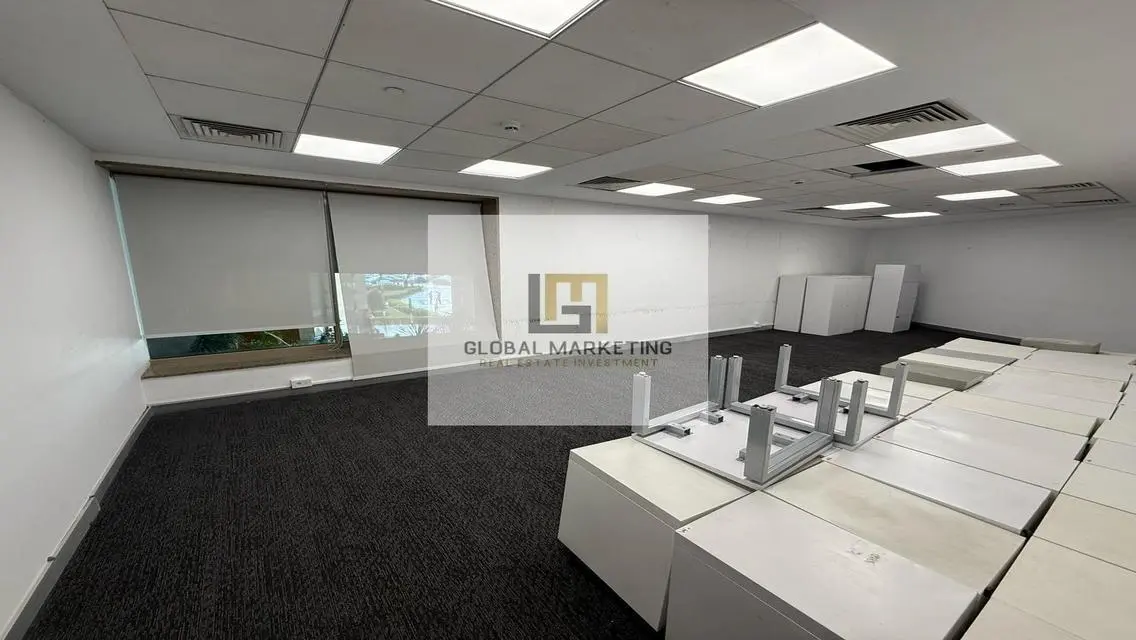 Exceptional Office for Rent - 675 Square Meters