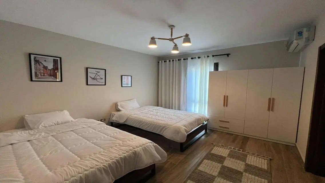 Luxury Apartment with Security Guard Overlooking Key Landmarks