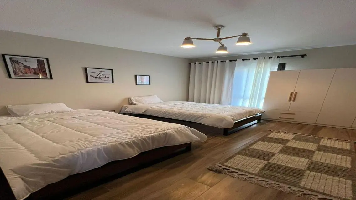 Luxury Apartment with Security Guard Overlooking Key Landmarks