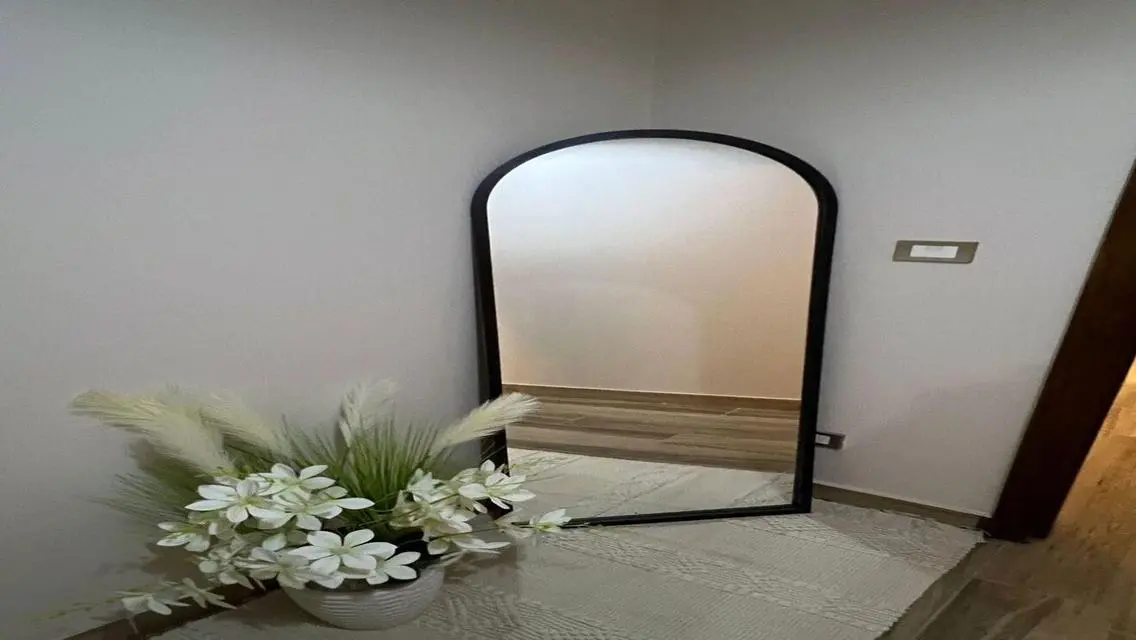 Luxury Apartment with Security Guard Overlooking Key Landmarks
