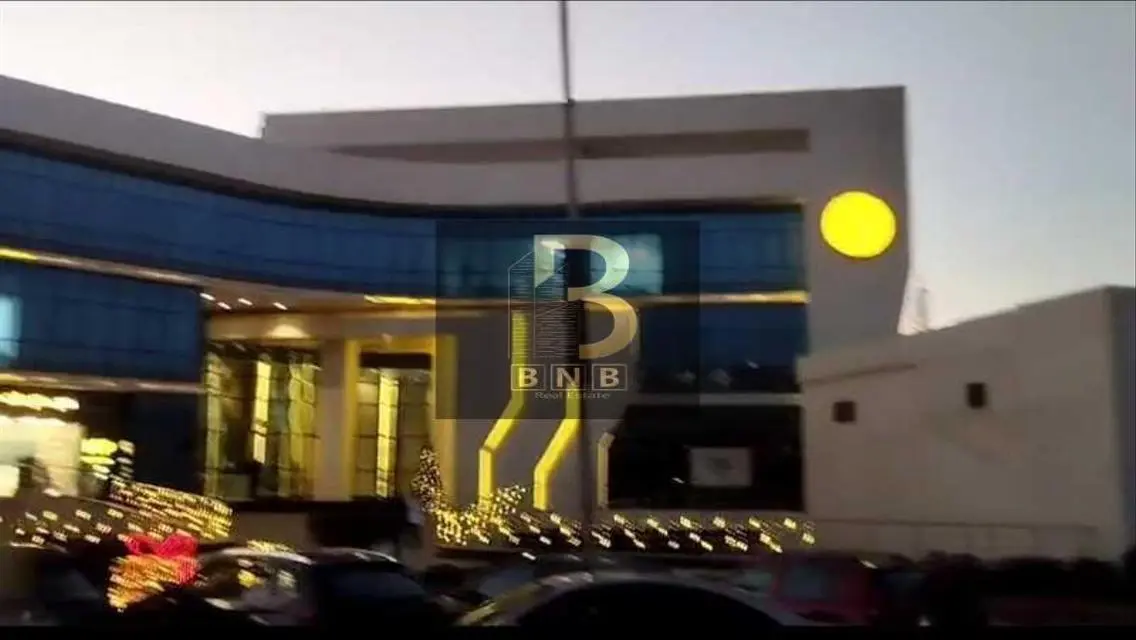 فرصة استثمارية مميزة في عقار فخم