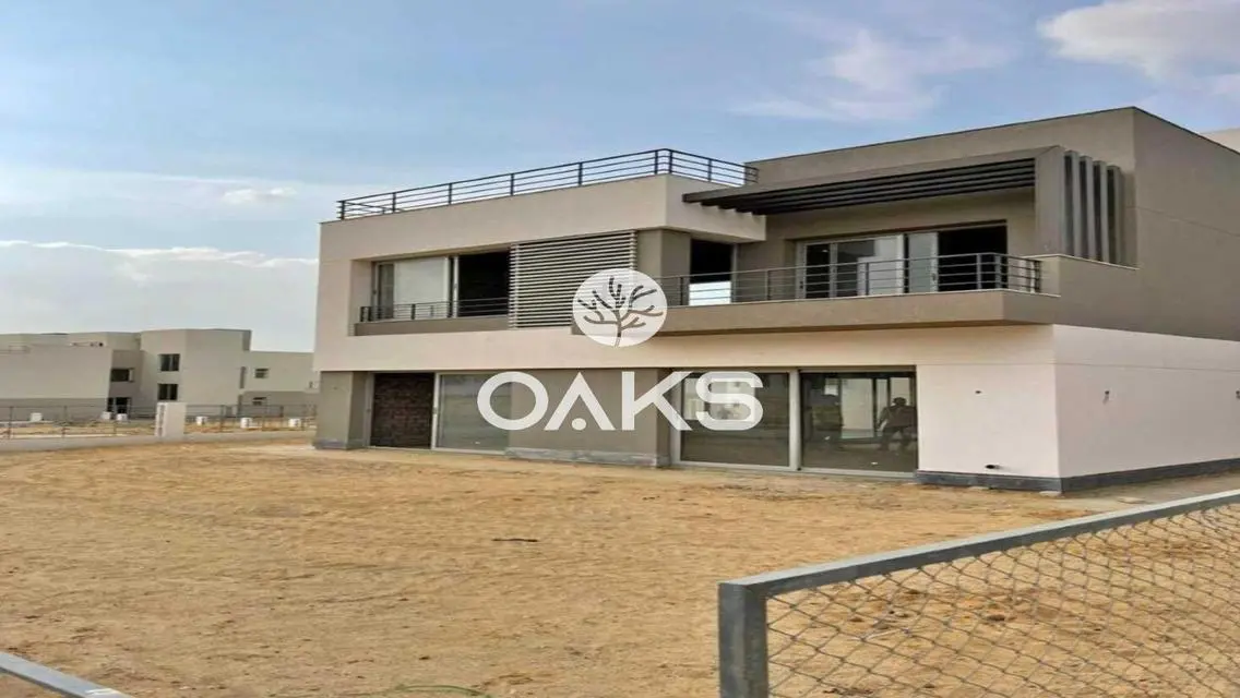 Luxury Villa with Stunning Lake View at an Attractive Price