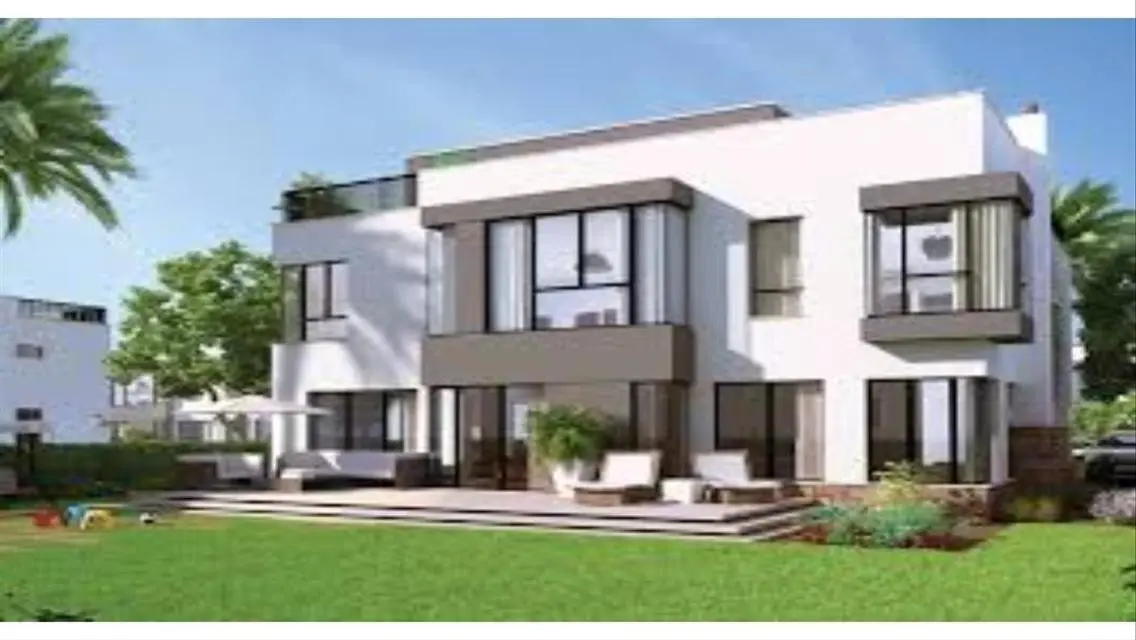 Premium Property with 400 sqm and Balcony