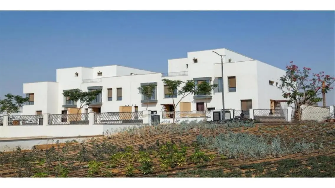 Premium Property with 400 sqm and Balcony
