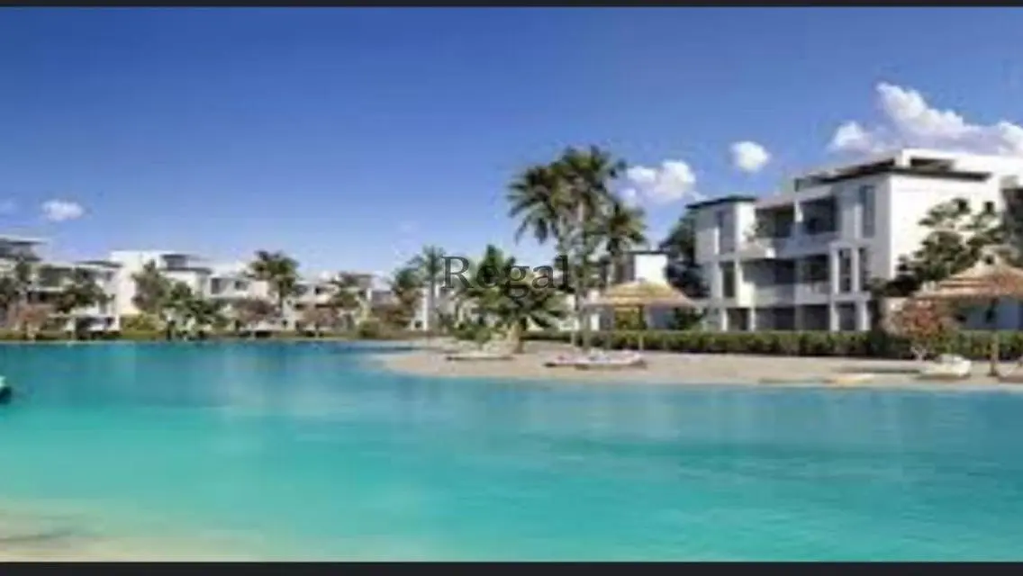 Luxury 3-Bedroom Apartment with Lake View