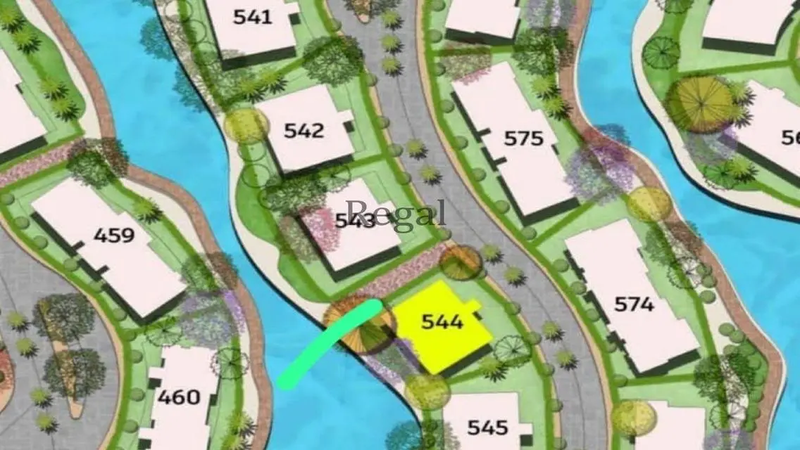 Luxury 3-Bedroom Apartment with Lake View