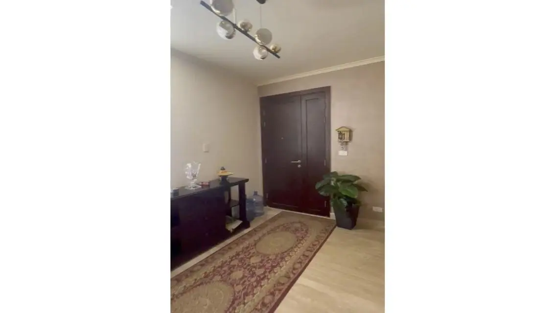 Luxurious Apartment for Rent Overlooking Lakes