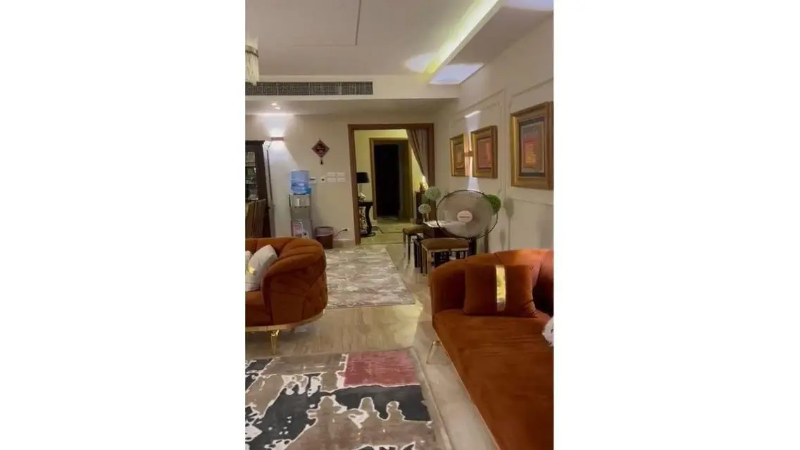 Luxurious Apartment for Rent Overlooking Lakes