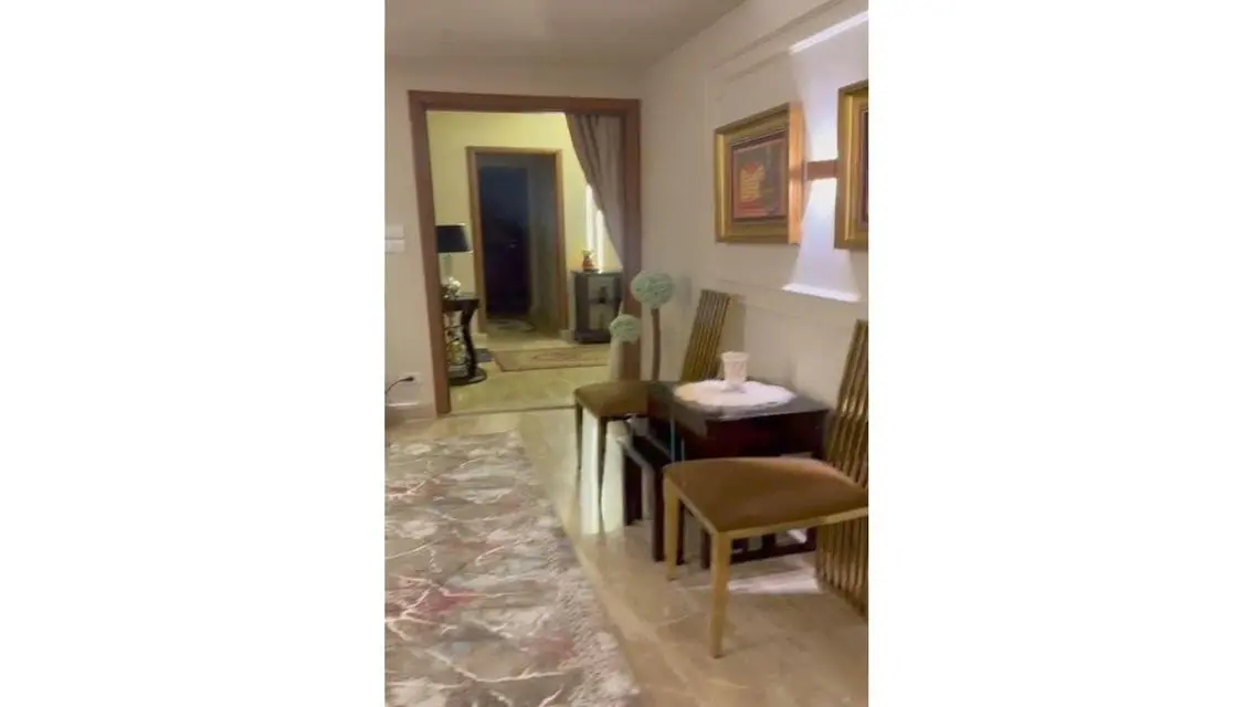 Luxurious Apartment for Rent Overlooking Lakes