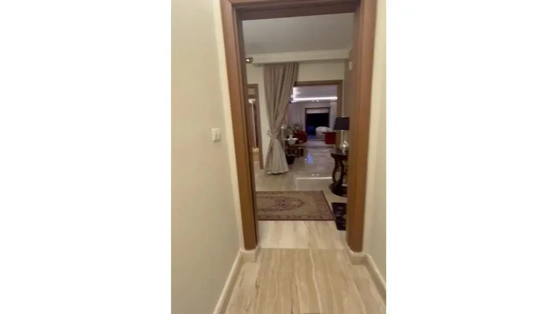 Luxurious Apartment for Rent Overlooking Lakes