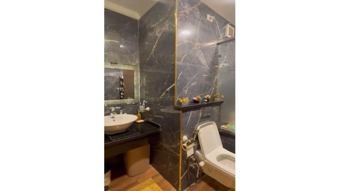 Luxurious Apartment for Rent Overlooking Lakes