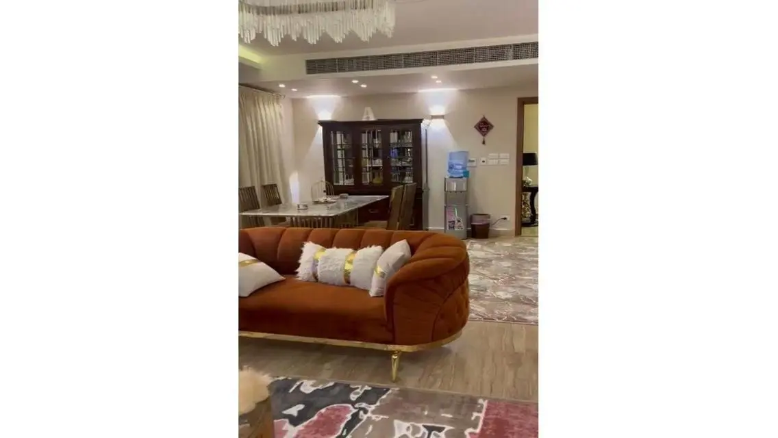 Luxurious Apartment for Rent Overlooking Lakes