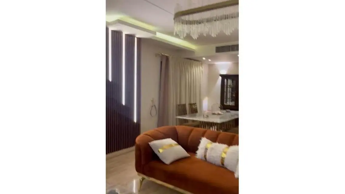 Luxurious Apartment for Rent Overlooking Lakes