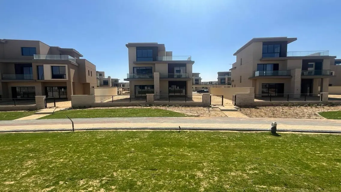 Luxurious Property in Sheikh Zayed - 6 Estates Sodic